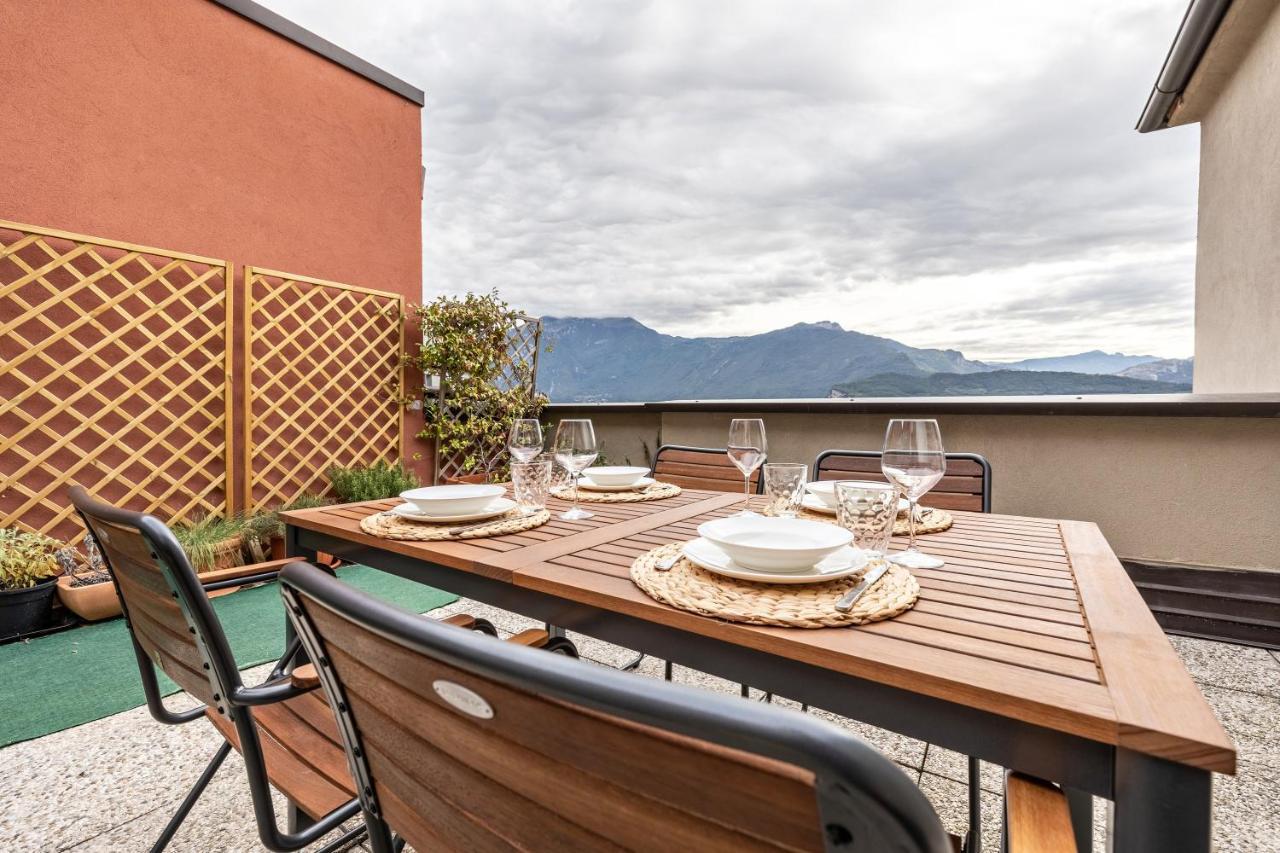 Appartamento La Terrazza Di Vincent Sul Garda Riva del Garda Esterno foto