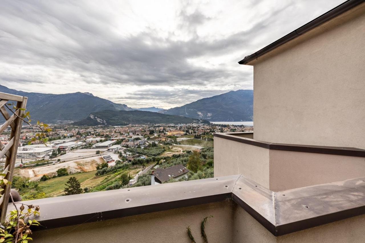 Appartamento La Terrazza Di Vincent Sul Garda Riva del Garda Esterno foto