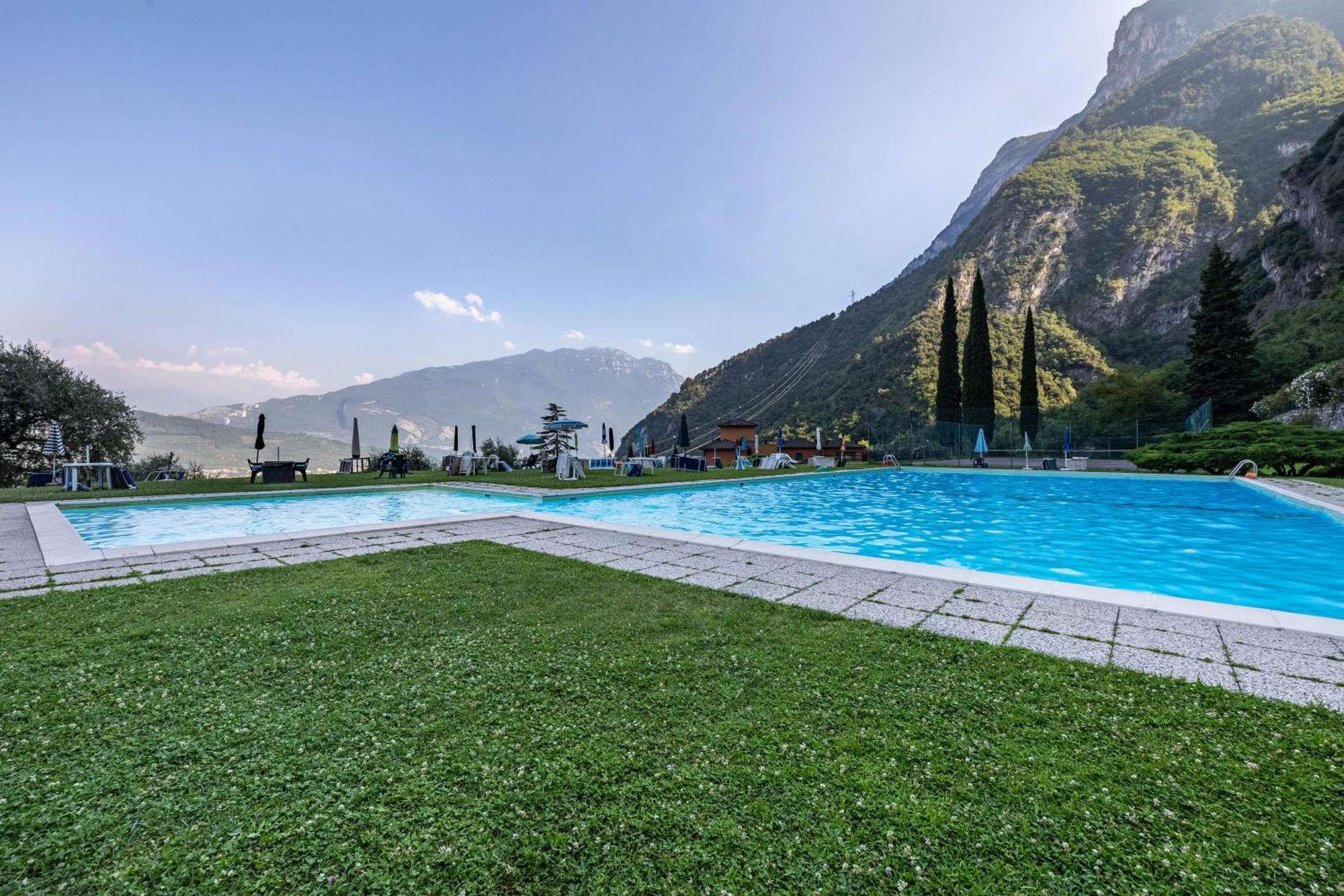 Appartamento La Terrazza Di Vincent Sul Garda Riva del Garda Esterno foto